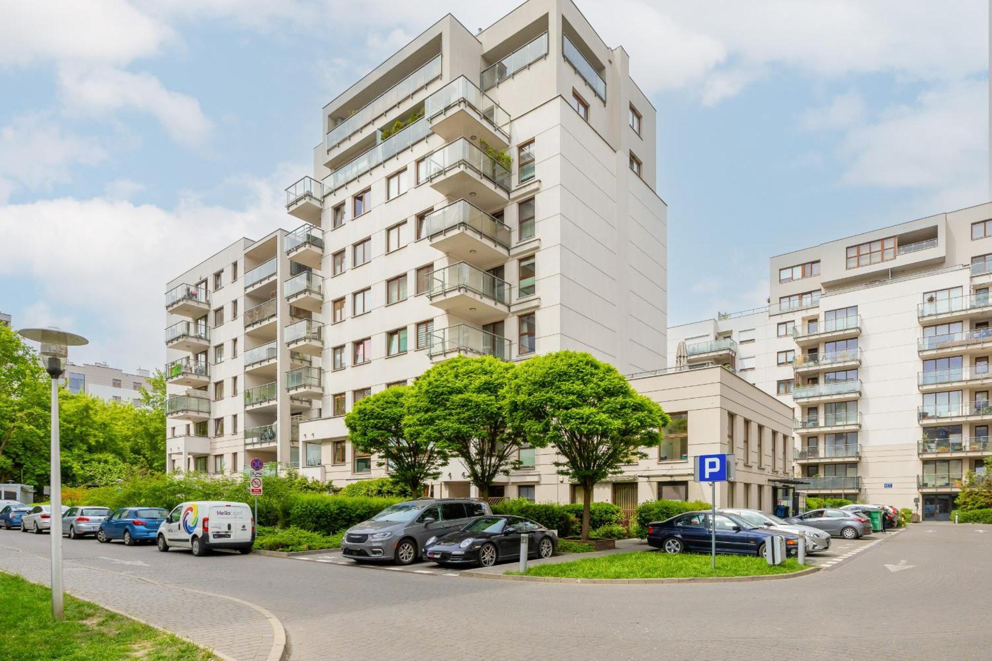 ורשה City Apartment With Parking Near Metro Mlociny By Noclegi Renters מראה חיצוני תמונה