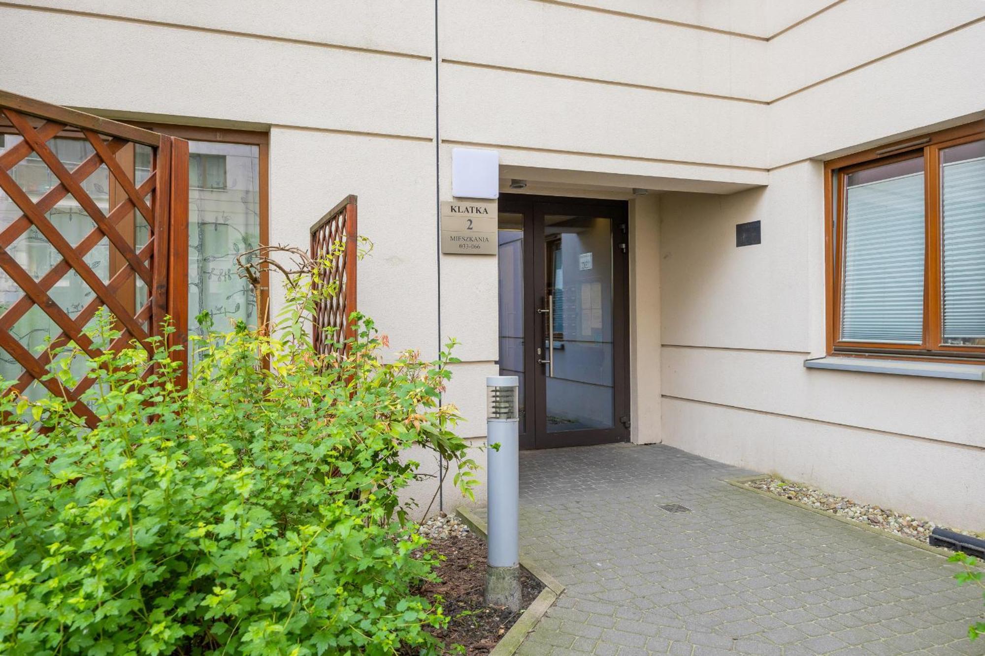 ורשה City Apartment With Parking Near Metro Mlociny By Noclegi Renters מראה חיצוני תמונה